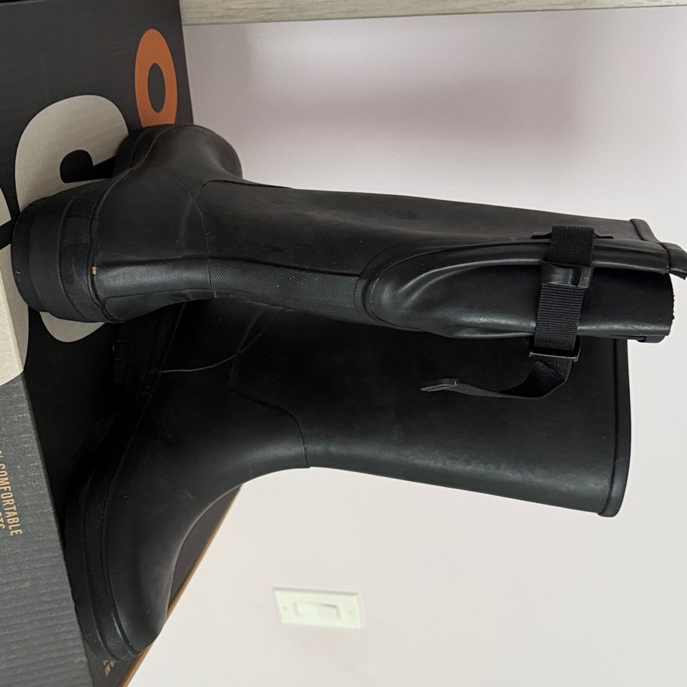 Bogs Black Adjustable Calf Boots - image 4